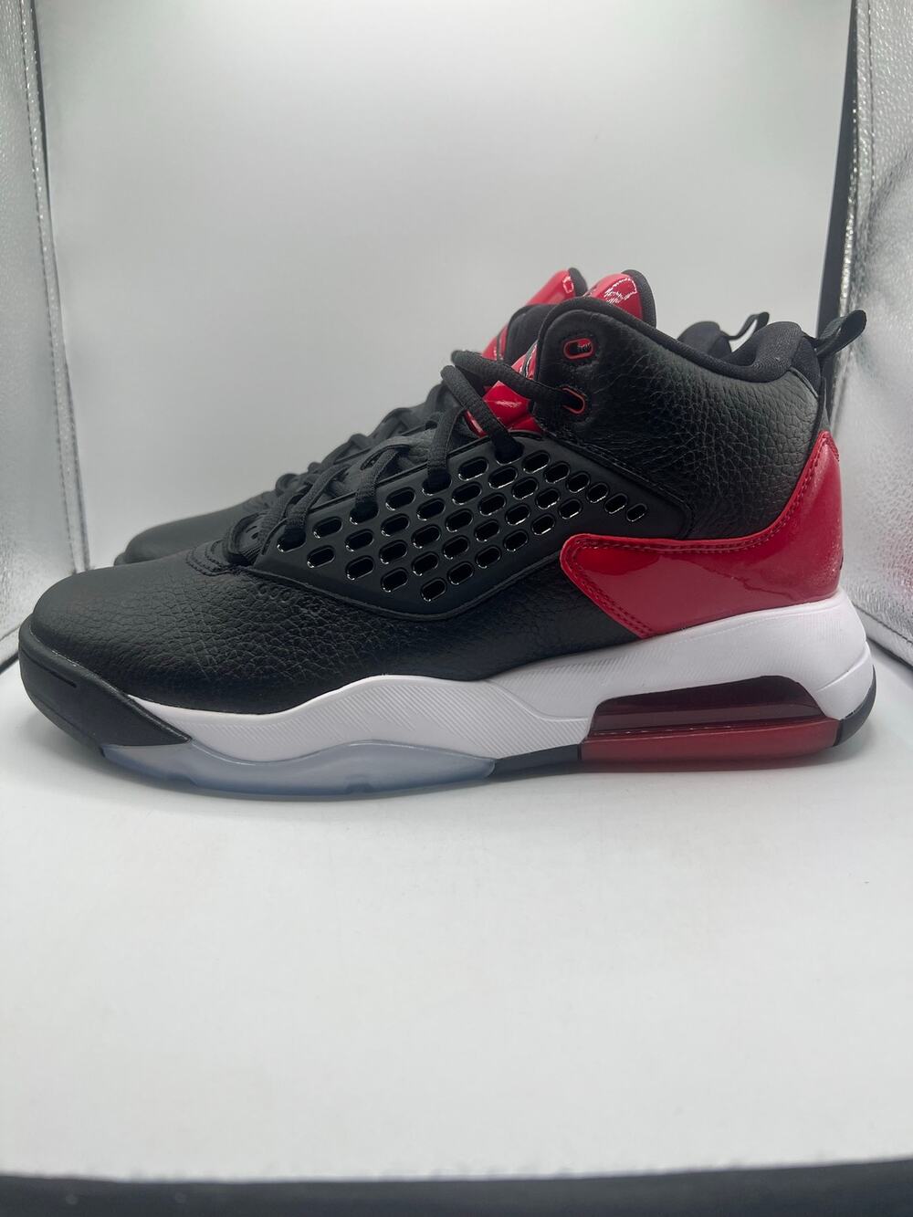 Air Jordan Maxim 200 ‘Black Gym Red’ size 9.5 mens